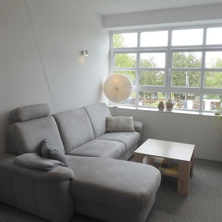 App. Weisses Haus Apartamento Hohen Neuendorf Exterior foto