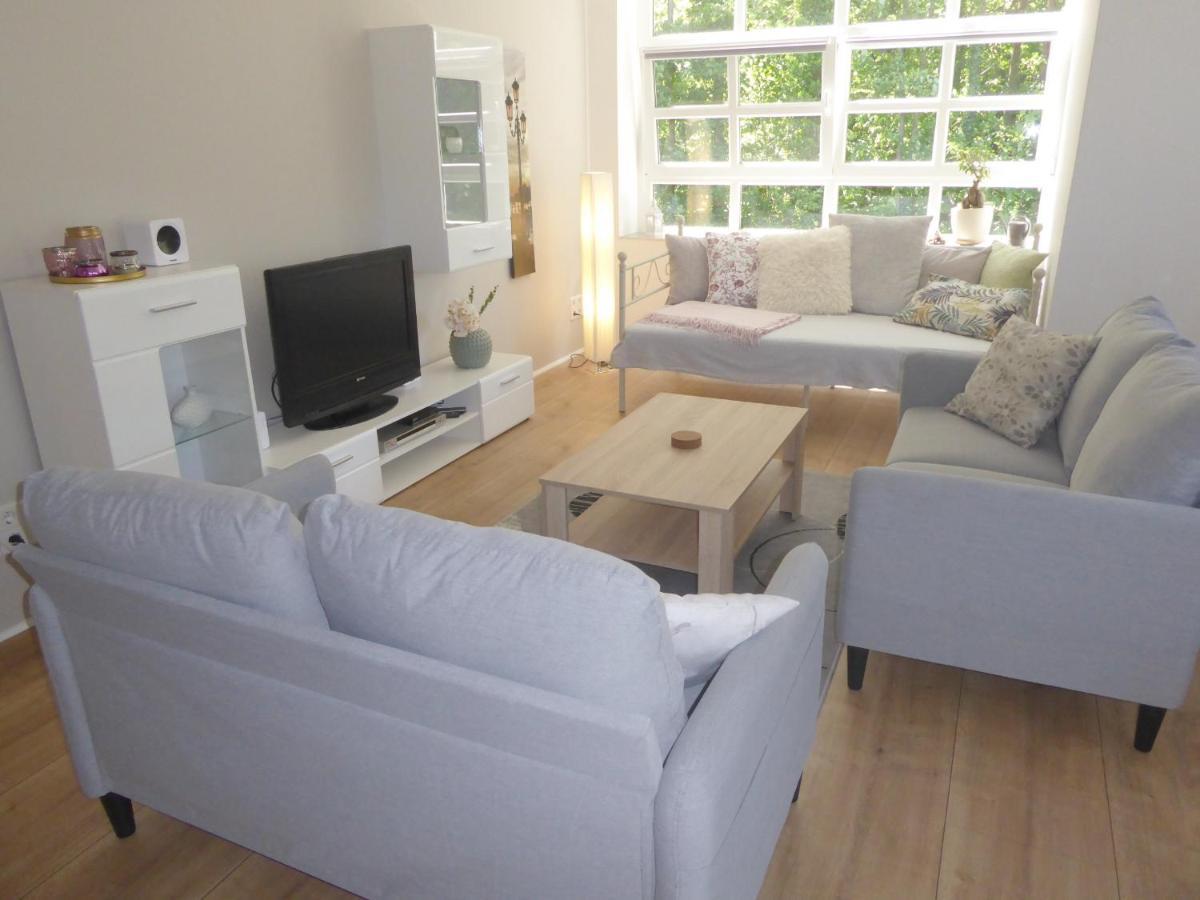 App. Weisses Haus Apartamento Hohen Neuendorf Exterior foto