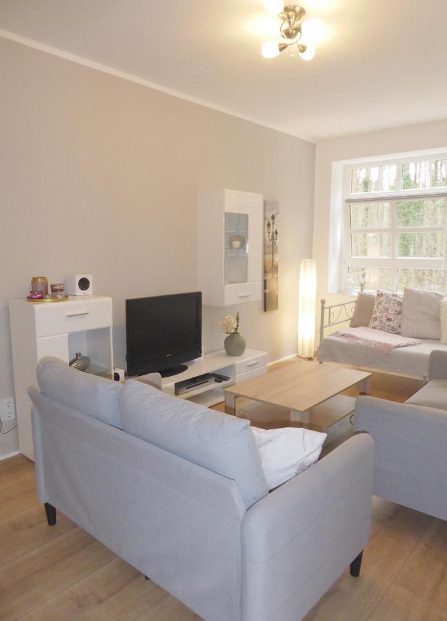 App. Weisses Haus Apartamento Hohen Neuendorf Exterior foto