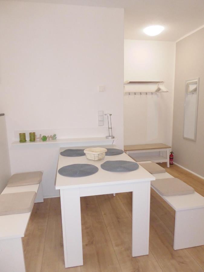 App. Weisses Haus Apartamento Hohen Neuendorf Exterior foto