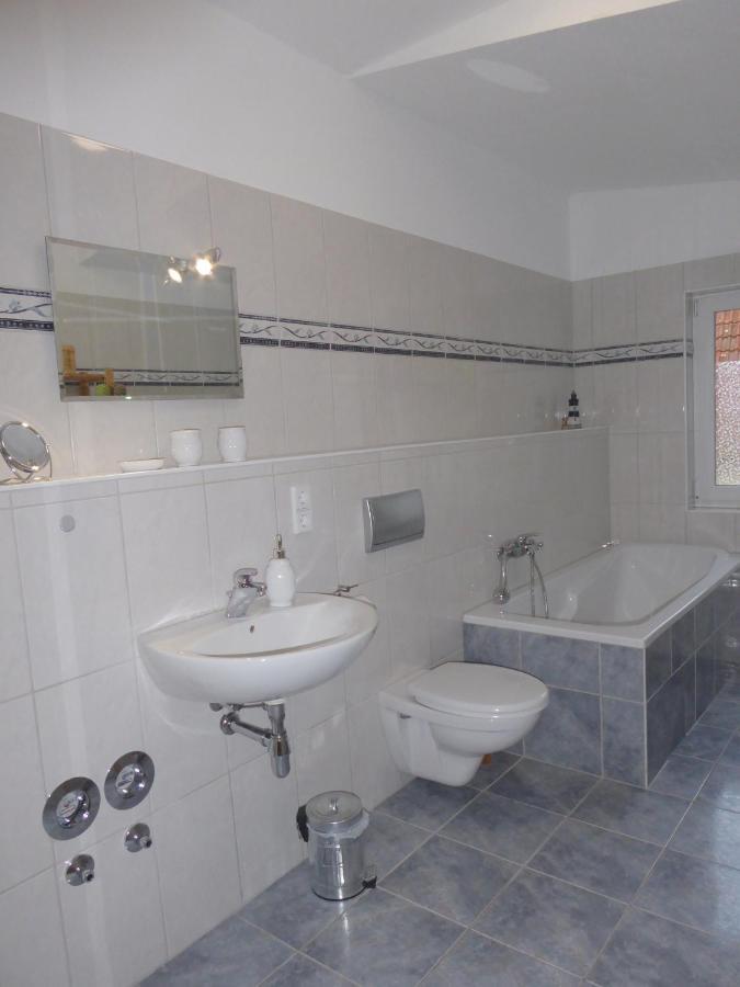 App. Weisses Haus Apartamento Hohen Neuendorf Exterior foto
